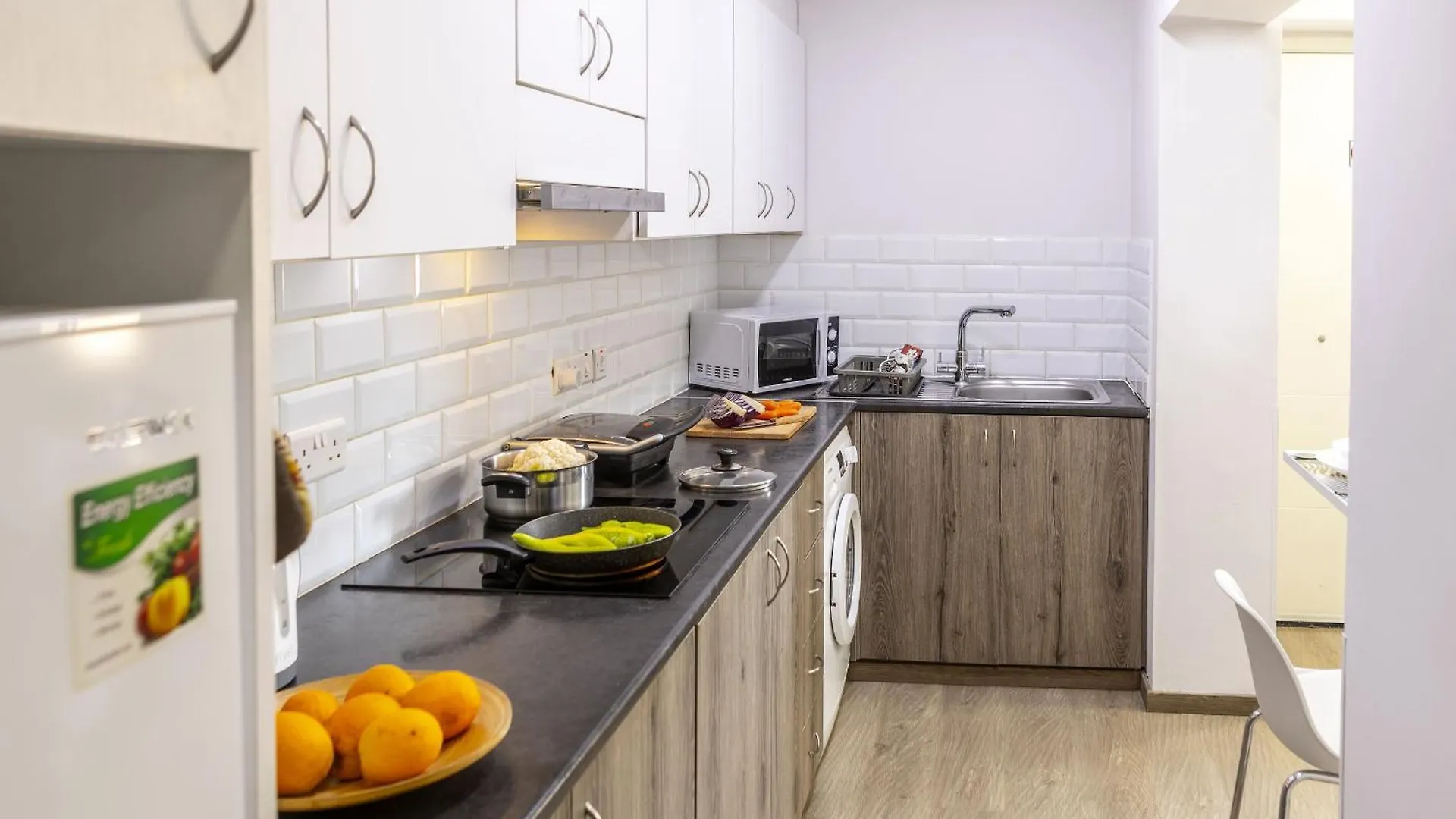 Atlantis Apartments 50M From Makenzy Seafront Larnaca 0*,
