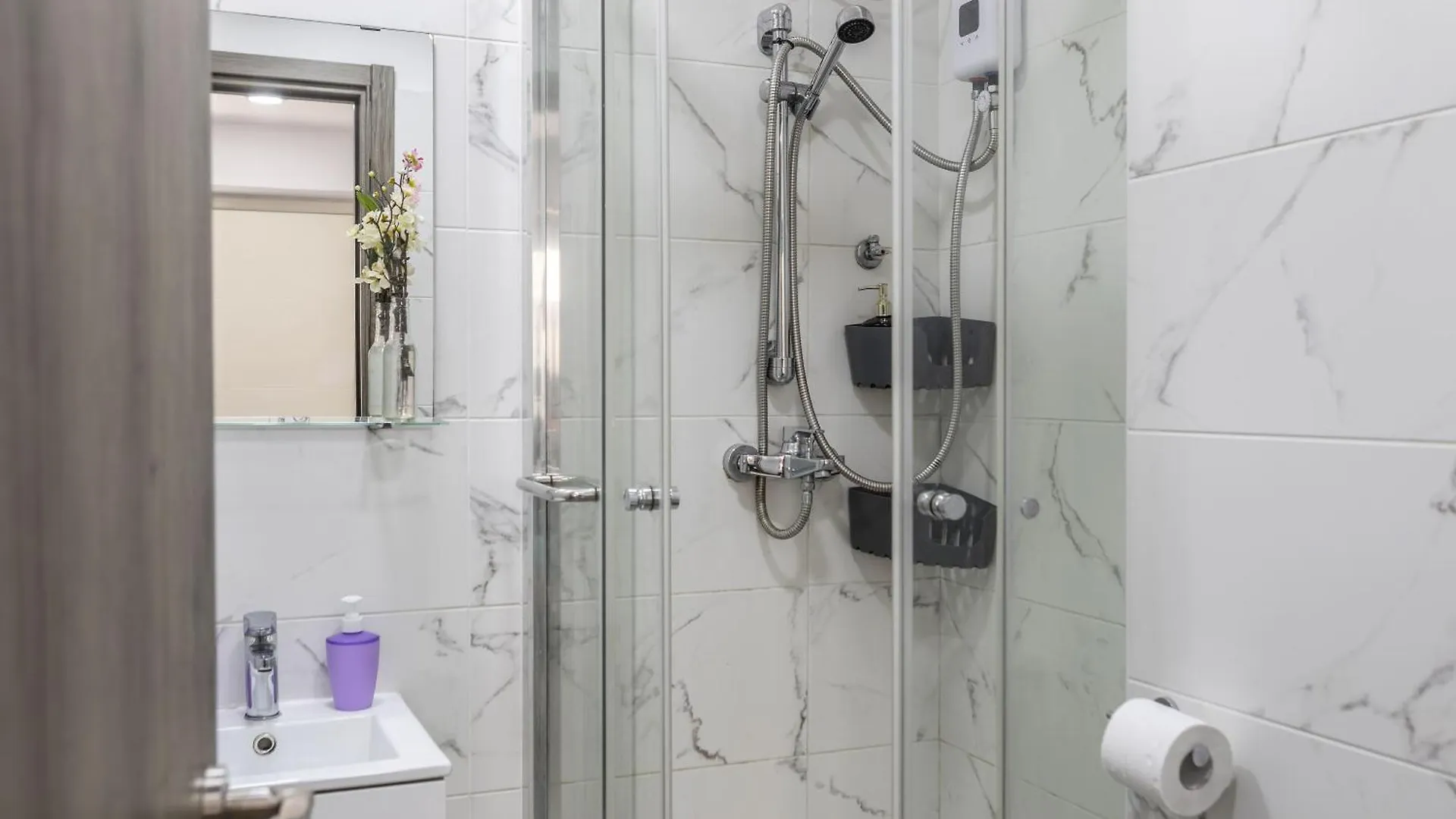 Atlantis Apartments 50M From Makenzy Seafront Larnaca