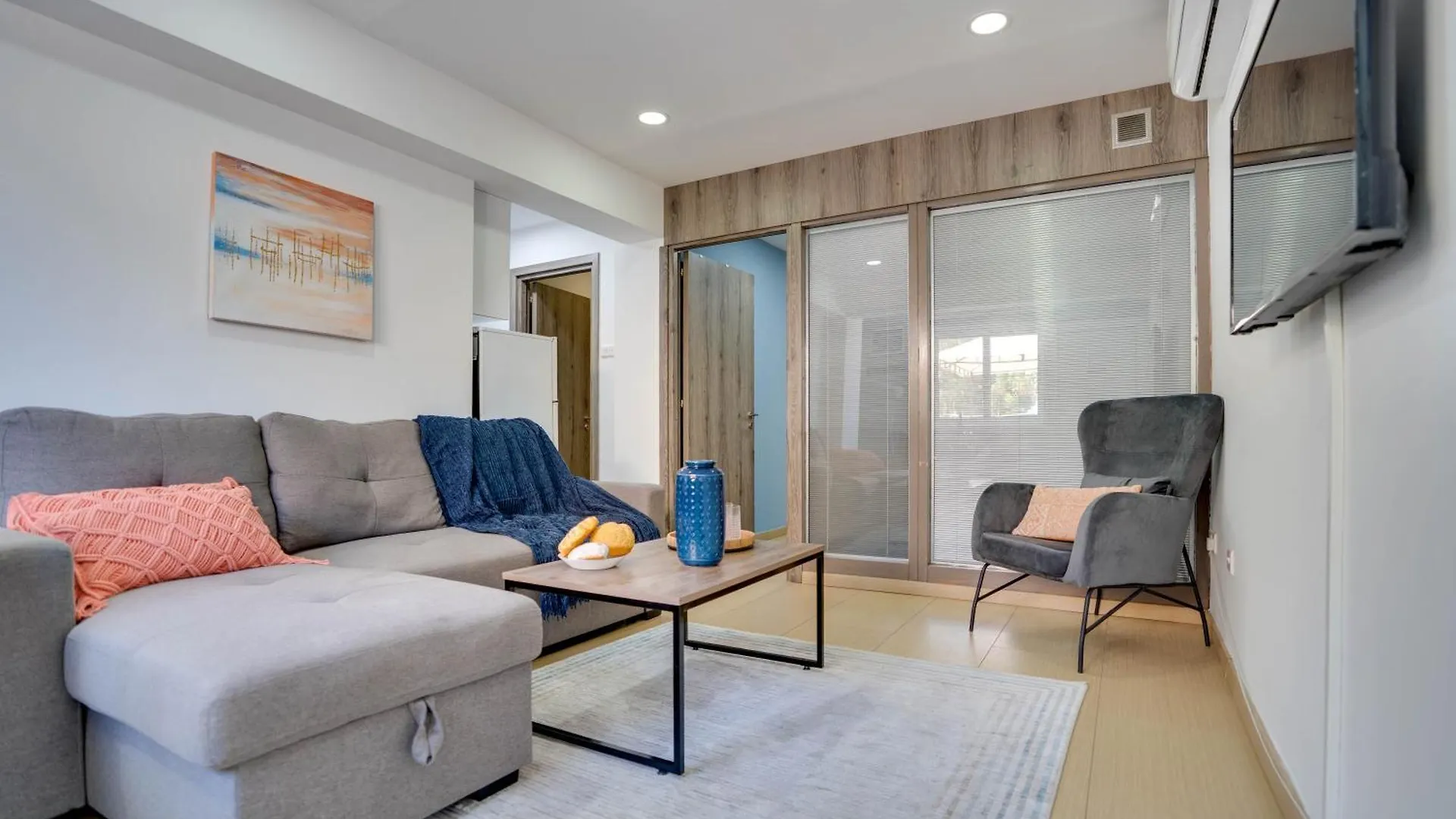 Atlantis Apartments 50M From Makenzy Seafront Larnaca