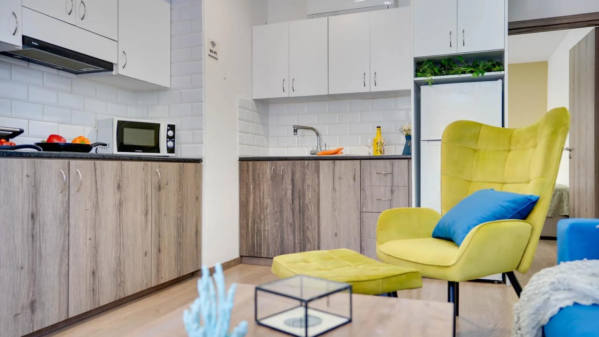 Atlantis Apartments 50M From Makenzy Seafront Larnaca Cipru
