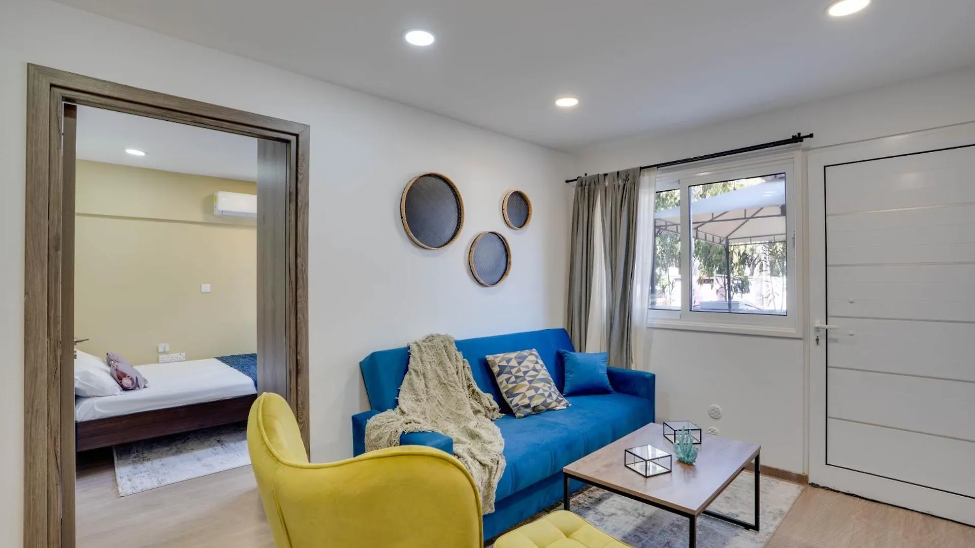 Atlantis Apartments 50M From Makenzy Seafront Larnaca