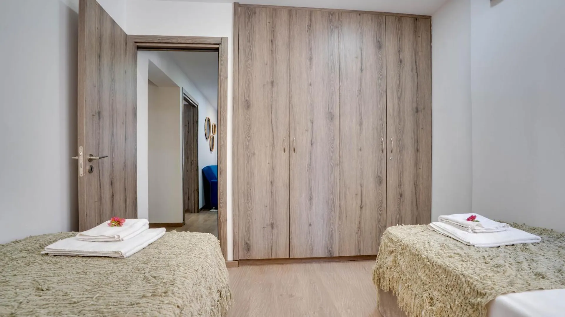 Atlantis Apartments 50M From Makenzy Seafront Larnaca