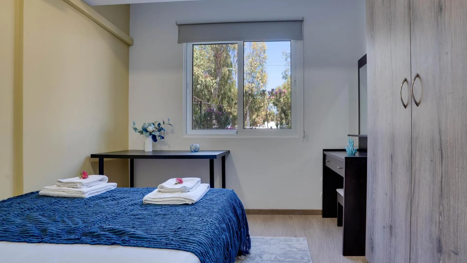 Atlantis Apartments 50M From Makenzy Seafront Larnaca