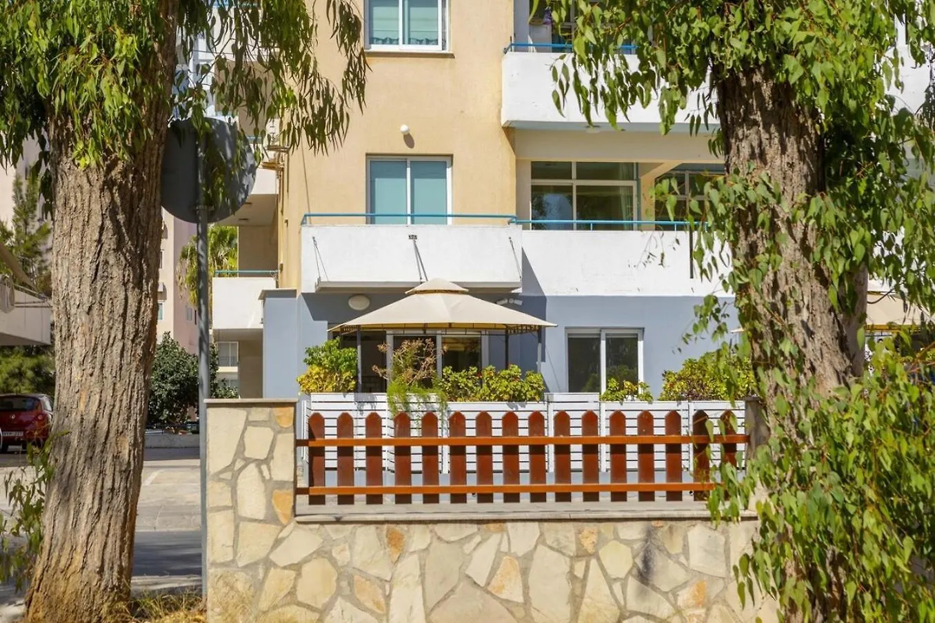 Atlantis Apartments 50M From Makenzy Seafront Larnaca